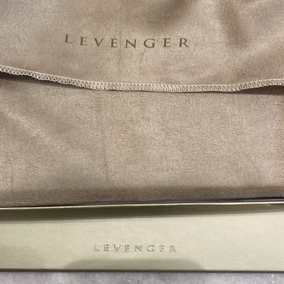 LEVENGER personalized “Sara” Luxe notebook - Black Small - Picture 2 of 10